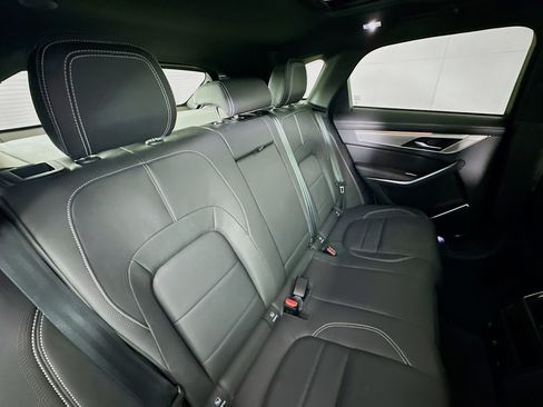 Used 2024 Jaguar F-PACE R-Dynamic S image 27