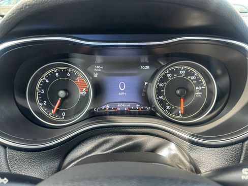 Used 2021 Jeep Cherokee Limited w/ Elite Package AWD/4WD image 18