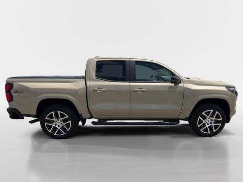 Used 2024 Chevrolet Colorado Z71 w/ Z71 Convenience Package 2 AWD/4WD image 6