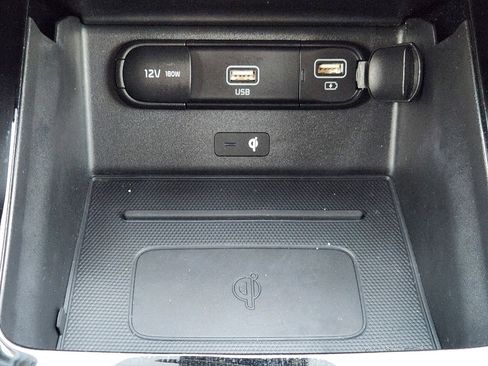 Used 2022 Kia Telluride SX w/ SX Prestige Package image 24