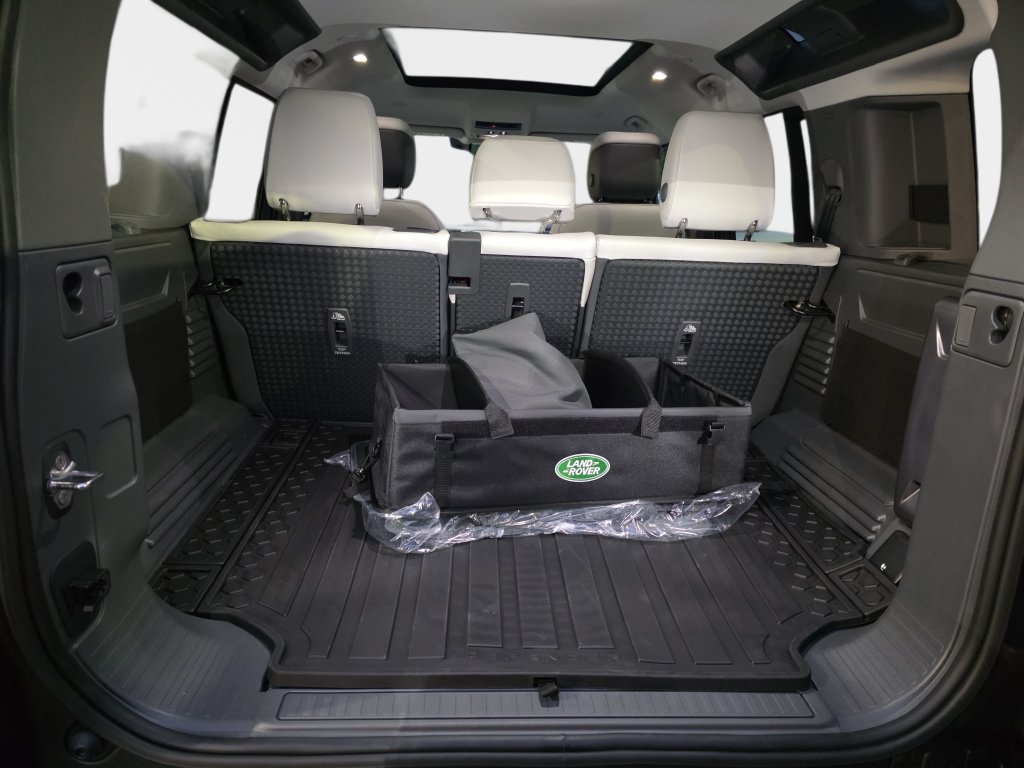 New 2026 Land Rover Defender 110 S AWD/4WD image 10