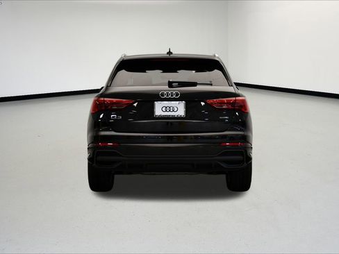 Used 2025 Audi Q3 2.0T Premium w/ Convenience Package image 4