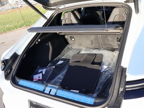 New 2026 Porsche Panamera image 17