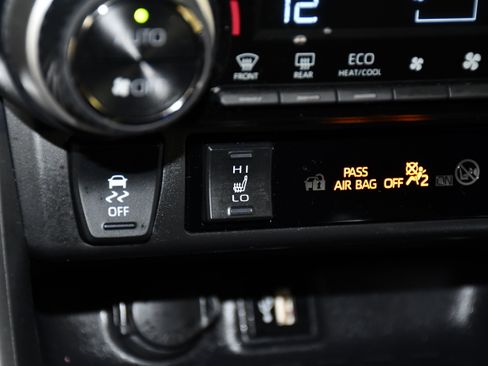 Used 2024 Toyota RAV4 SE w/ Weather & Moonroof Package AWD/4WD image 30