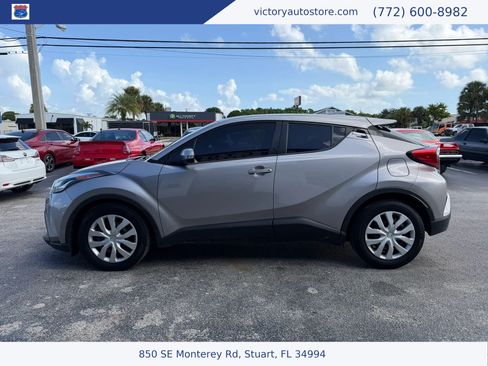Used 2020 Toyota C-HR LE FWD image 11