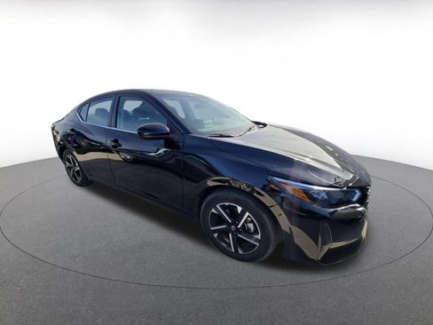 Used 2025 Nissan Sentra SV image 2