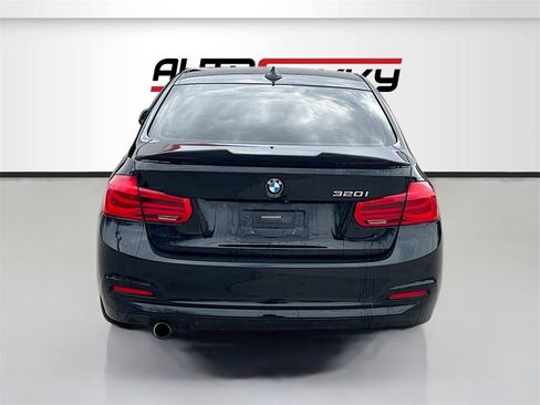 Used 2018 BMW 320i 320i w/ Convenience Package image 6