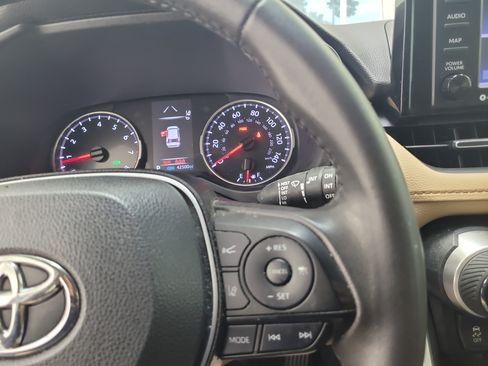 Certified 2022 Toyota RAV4 XLE Premium FWD image 29