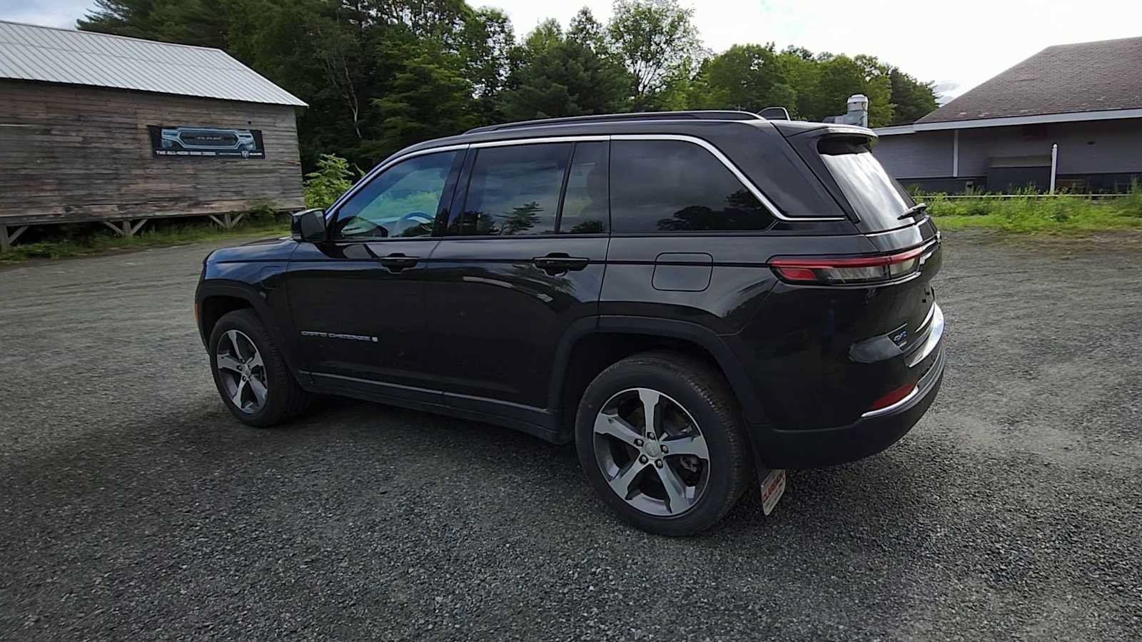 New 2024 Jeep Grand Cherokee Limited 4xe w/ Luxury Tech Group II AWD/4WD image 6