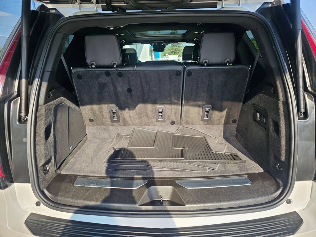 Used 2021 Cadillac Escalade Premium Luxury w/ Driver Assist Tech Package AWD/4WD image 14