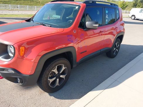 Used 2020 Jeep Renegade Trailhawk w/ Premium Leather Group AWD/4WD image 9