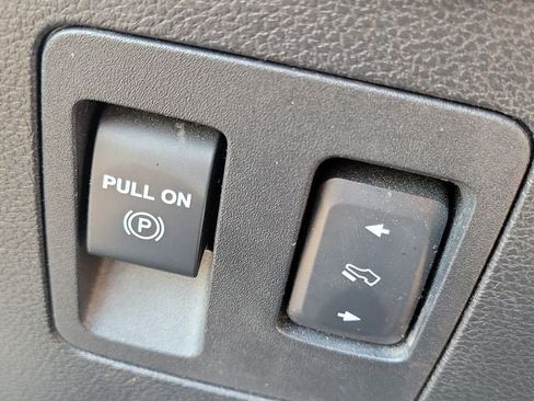 Used 2018 Ford F150 XLT w/ Equipment Group 302A Luxury AWD/4WD image 10