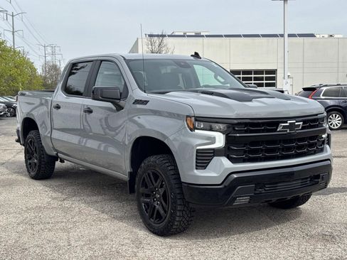 Used 2024 Chevrolet Silverado 1500 LT Trail Boss w/ Convenience Package II image 3