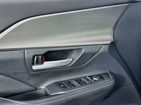 Used 2025 Toyota Grand Highlander FWD image 18