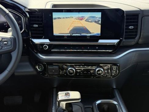 New 2026 GMC Sierra 1500 SLT image 32