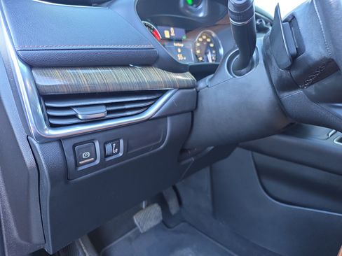 Used 2019 Cadillac XT4 Premium Luxury image 19