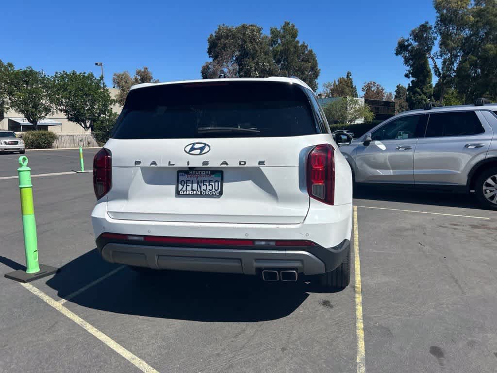 Used 2023 Hyundai Palisade Limited FWD image 4