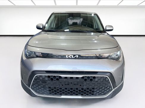 Used 2024 Kia Soul LX w/ Option Group 015 FWD image 2