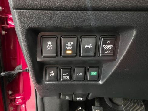 Used 2017 Nissan Rogue SV AWD/4WD image 15