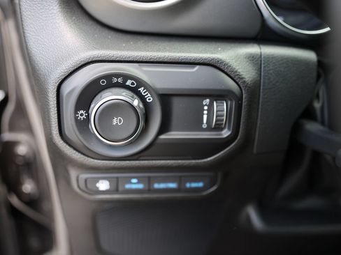 Used 2023 Jeep Wrangler Unlimited w/ Cold Weather Group AWD/4WD image 33