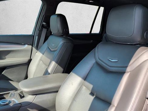 Used 2024 Cadillac XT6 Luxury FWD image 11