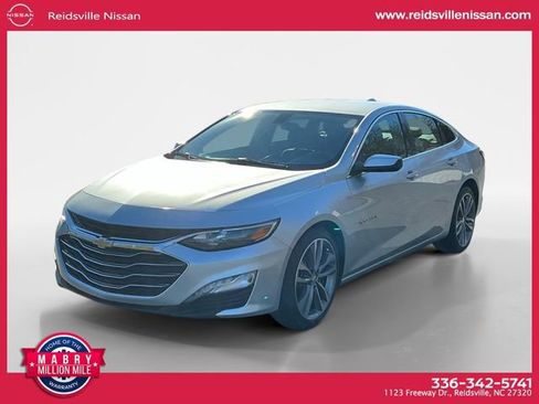 Used 2022 Chevrolet Malibu LT image 1