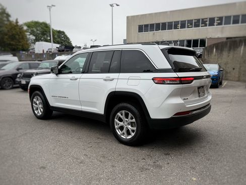 Used 2023 Jeep Grand Cherokee Limited AWD/4WD image 12