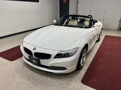 Used 2011 BMW Z4 sDrive30i image 5