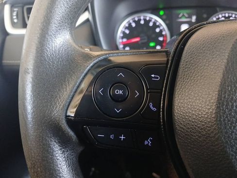 Used 2020 Toyota RAV4 XLE w/ Convenience Package FWD image 17