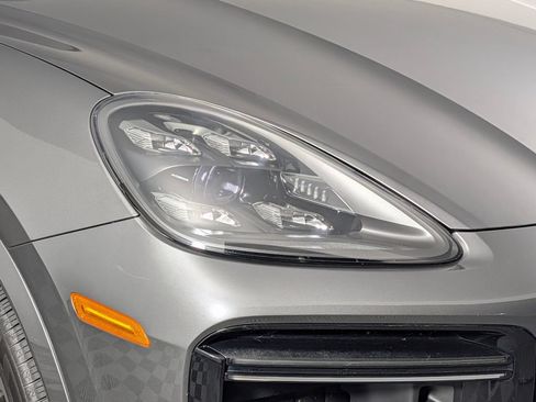 Used 2020 Porsche Cayenne Turbo AWD/4WD image 15