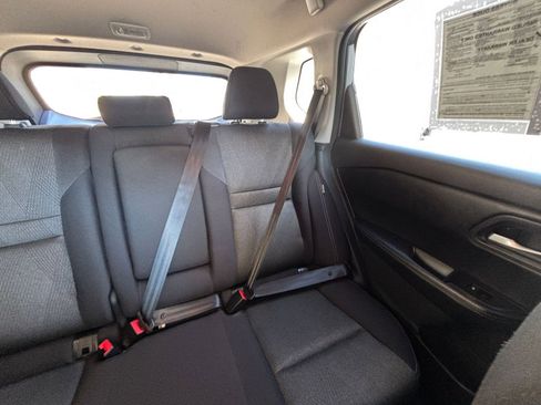 Used 2025 Nissan Rogue SV FWD image 39