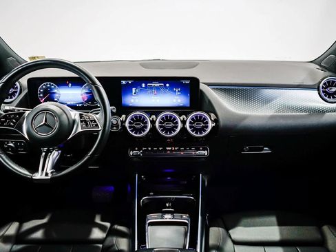 Used 2025 Mercedes-Benz GLA 250 image 11