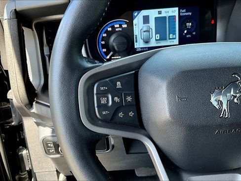 Used 2024 Ford Bronco Badlands image 13