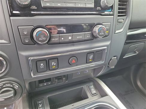 Used 2024 Nissan Titan SV w/ SV Convenience Package image 20