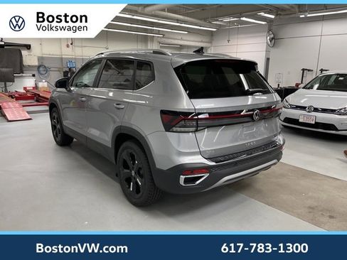 New 2026 Volkswagen Taos SEL image 2