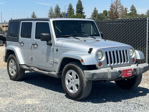 Used 2007 Jeep Wrangler Unlimited Sahara AWD/4WD image 10