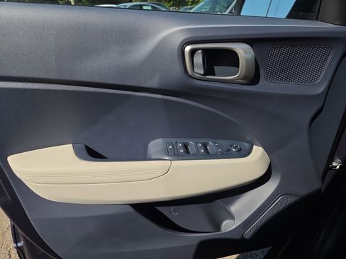 New 2026 Hyundai Venue SEL FWD image 8