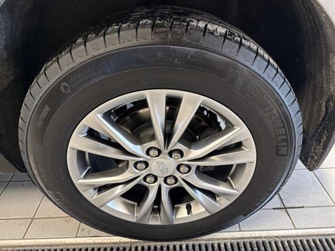 Used 2023 Cadillac XT5 Premium Luxury image 11