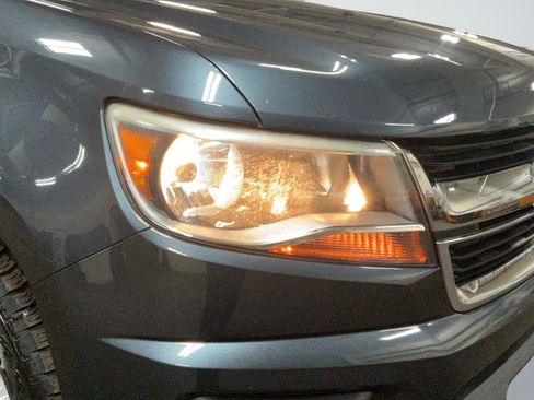 Used 2020 Chevrolet Colorado LT RWD image 30