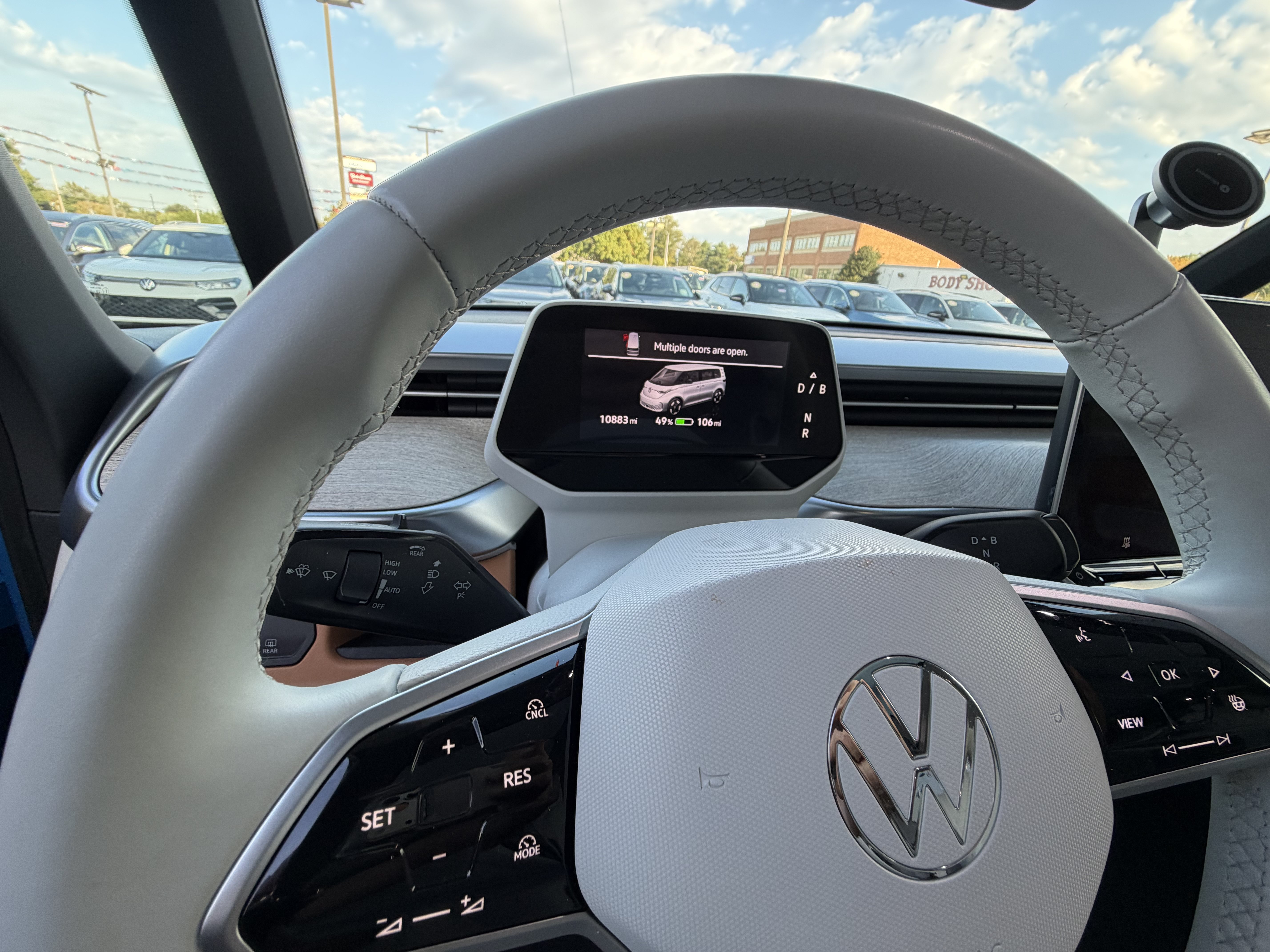 Used 2025 Volkswagen ID. Buzz 1st Edition AWD/4WD image 36