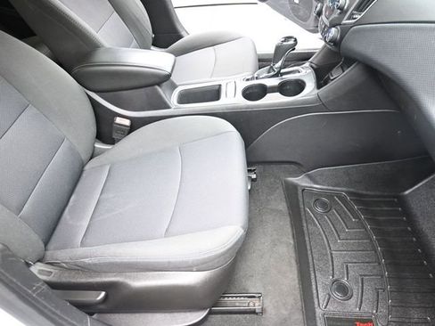 Used 2017 Chevrolet Cruze LT w/ Sun And Sound Package image 24