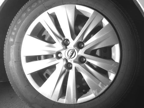 Used 2025 Nissan Sentra S image 13