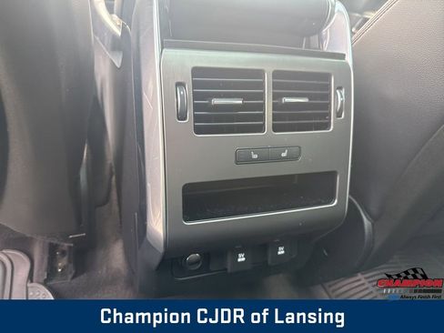 Used 2018 Land Rover Range Rover Sport SE AWD/4WD image 40