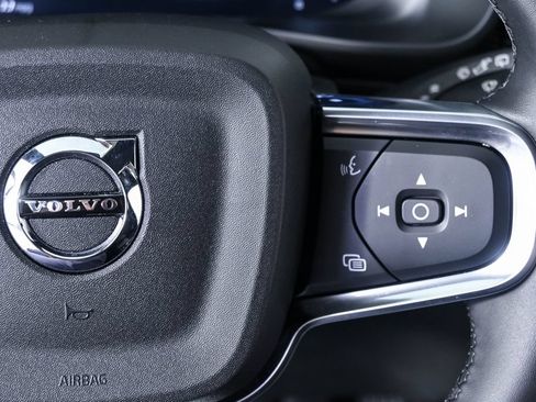 Certified 2025 Volvo XC40 B5 Plus AWD/4WD image 12