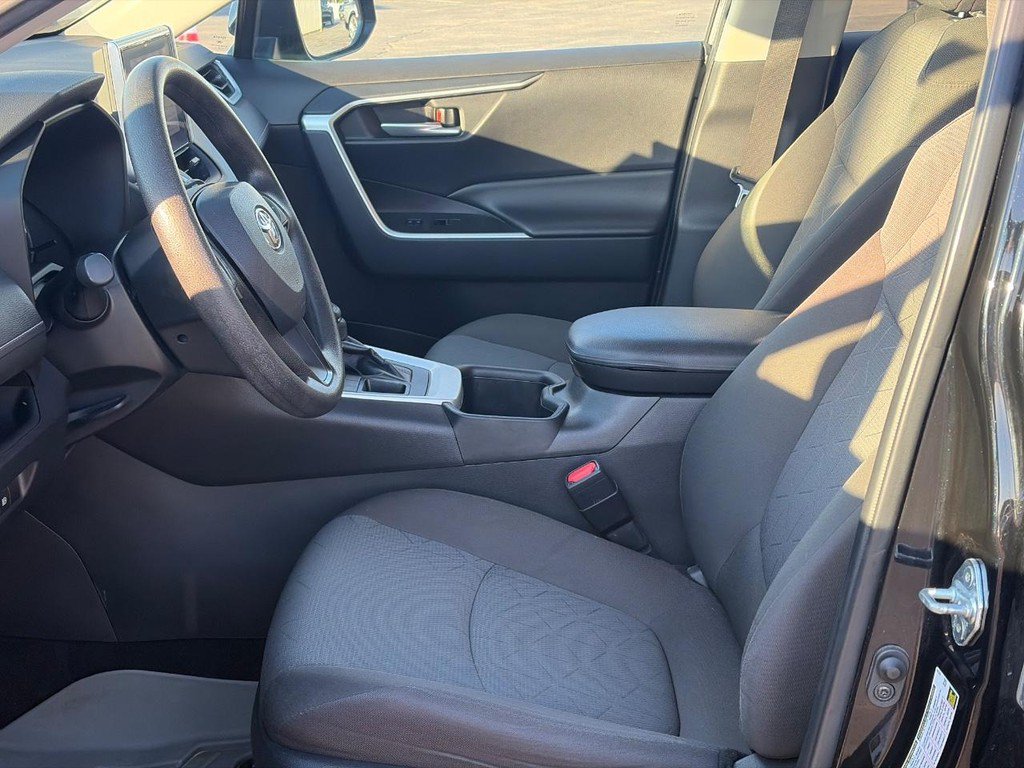 Used 2023 Toyota RAV4 XLE AWD/4WD image 19