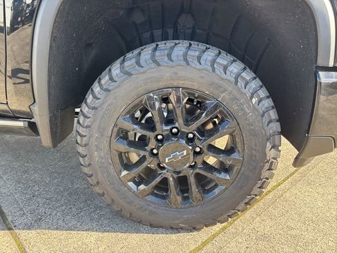 New 2026 Chevrolet Silverado 3500 LTZ w/ LTZ Plus Package AWD/4WD image 19