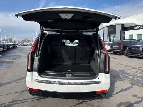 Used 2023 Cadillac Escalade ESV Sport Platinum w/ LPO, ONYX Package image 32