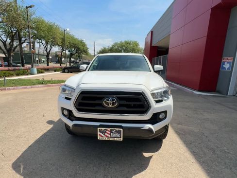 Used 2023 Toyota Tacoma SR5 image 3