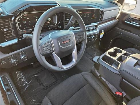 New 2026 GMC Sierra 1500 SLE w/ Preferred Package image 3