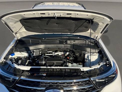 Used 2021 Ford Explorer XLT w/ Equipment Group 202A image 30